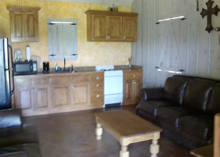 Breezy Hills Cottages - Moonlight Cottage