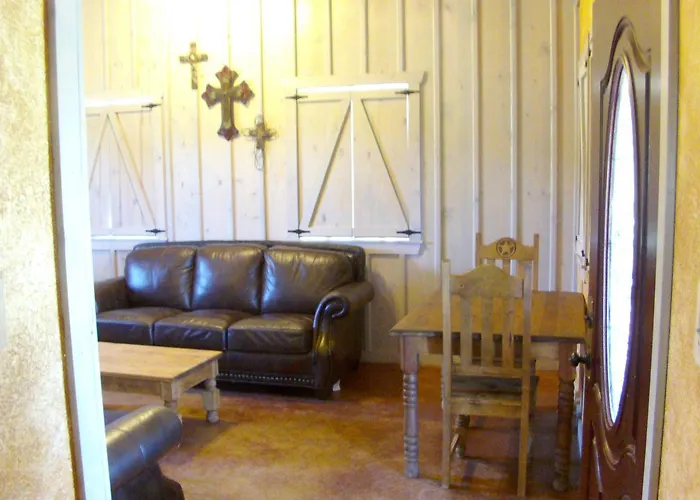 Breezy Hills Cottages - Moonlight Cottage
